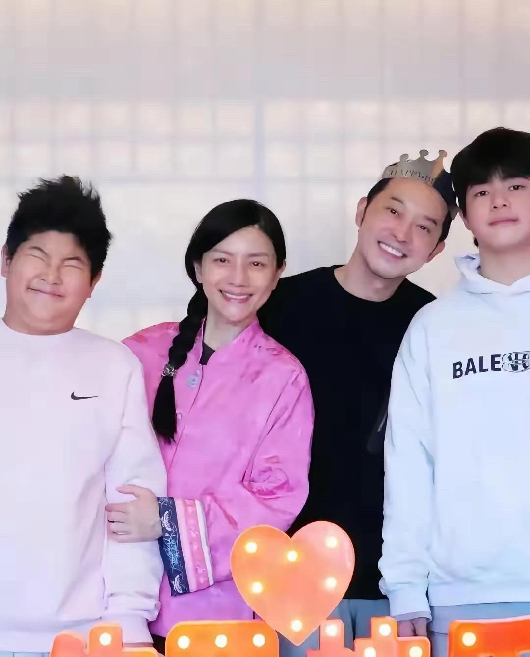 提起沙溢，很多人的第一反应不再是《武林外传》里那个轻功卓绝、潇洒倜傥的白展堂，而