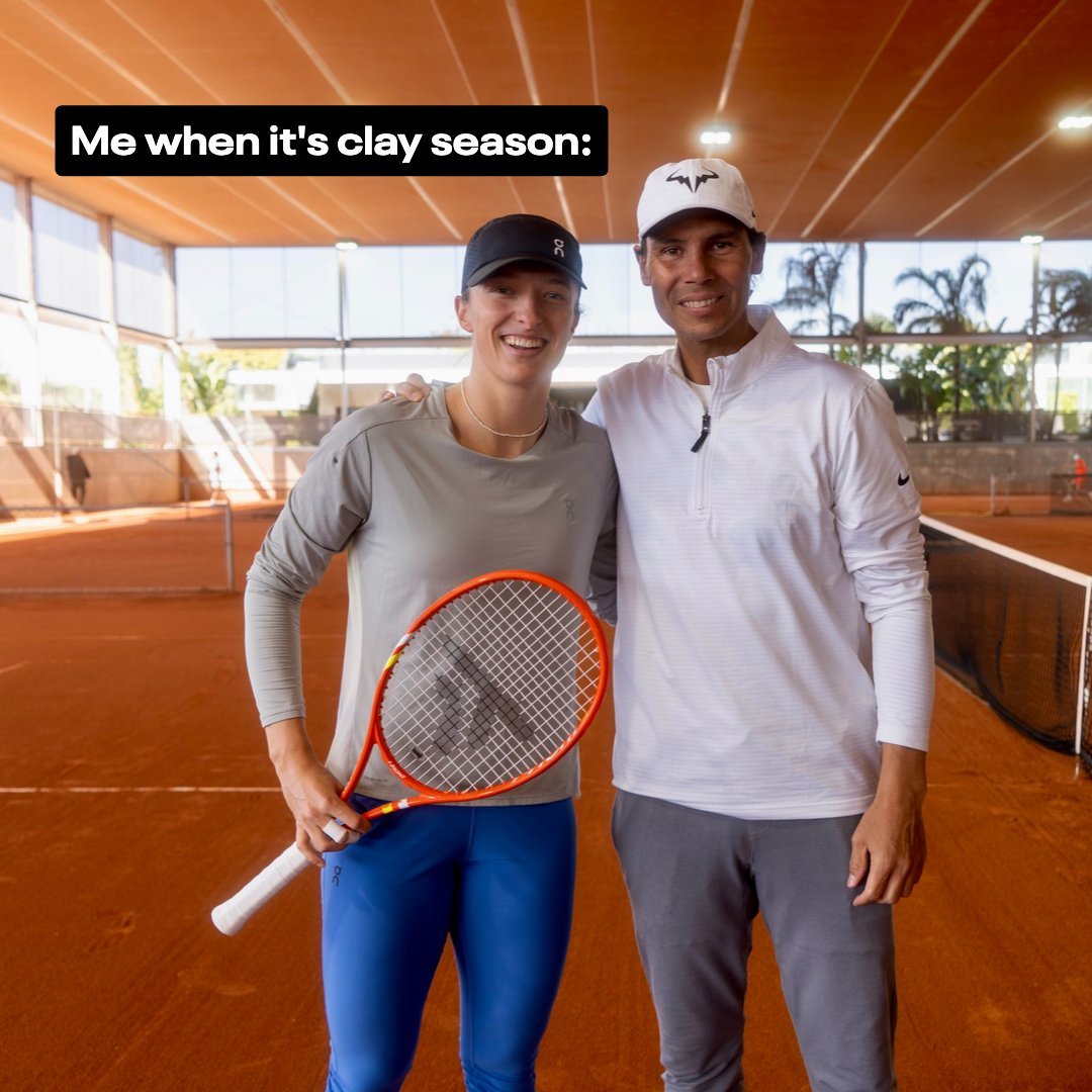 斯瓦泰克使用西班牙国旗配色的Tecnifibre球拍，在纳达尔网校与偶像一起训练