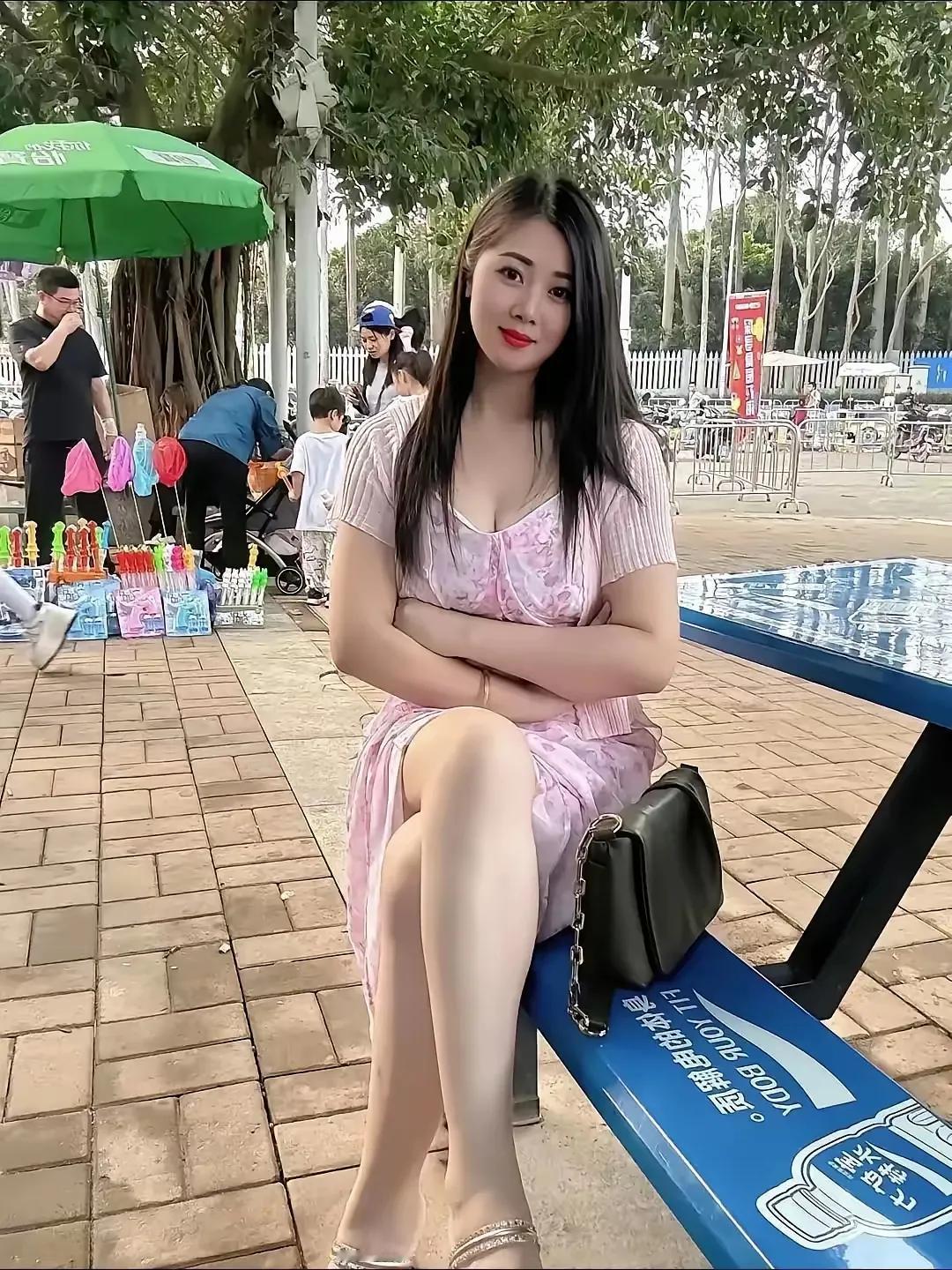 五一假期五天五一第一天叫上双方父母选了个饭店，包了一桌俩爸，俩妈长时间没