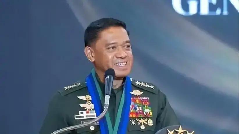 就在刚刚菲律宾方面突然宣布了，今晚将组织补给船、巡逻舰和快艇自巴拉望岛南部