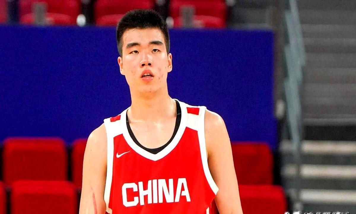 北京时间6月7日中午，中国U18男篮在U18男篮亚洲杯预选赛中。开场才三分钟，