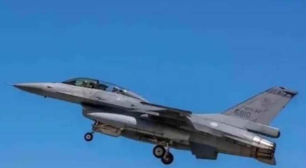 美媒：一旦中国收复台湾，美军将全面空袭中国，解放军会迎战吗？答案很明确：解放军必