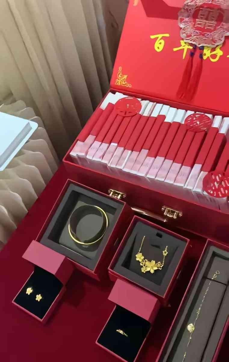 看完你大哥这事儿，我脑子里就一句话：什么叫“会来事”？这就是教科书。准儿媳怀孕