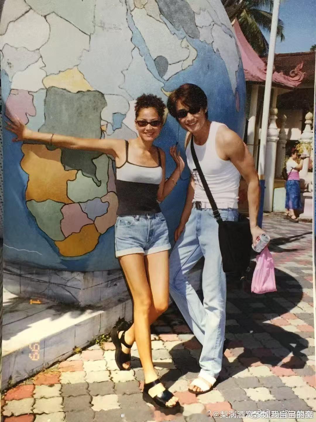 瞿颖胡兵为啥没在一起三十载春秋，我们从青涩走到成熟，熟悉到没了心跳加速，却多了