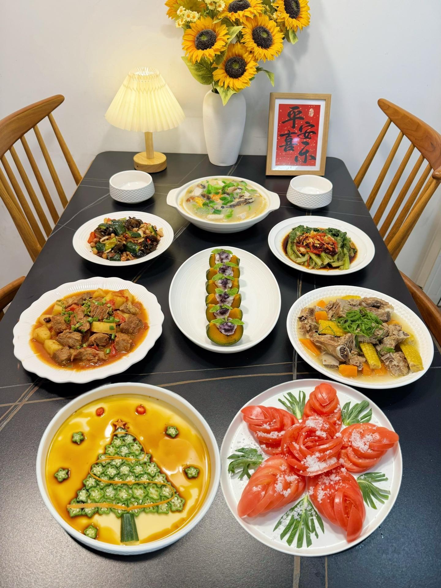 夏季，在家吃清爽干净的饭菜。夏季天气炎热， 幸好有婆婆在家做清爽美味的...