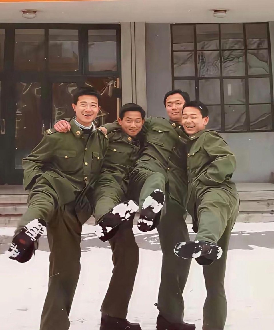 还是那四个人，过了25年，一眼就能认出