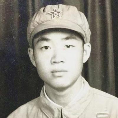 1951年，一新兵战士私自朝着敌阵地开了一炮，连长大怒，要将他军法处置。