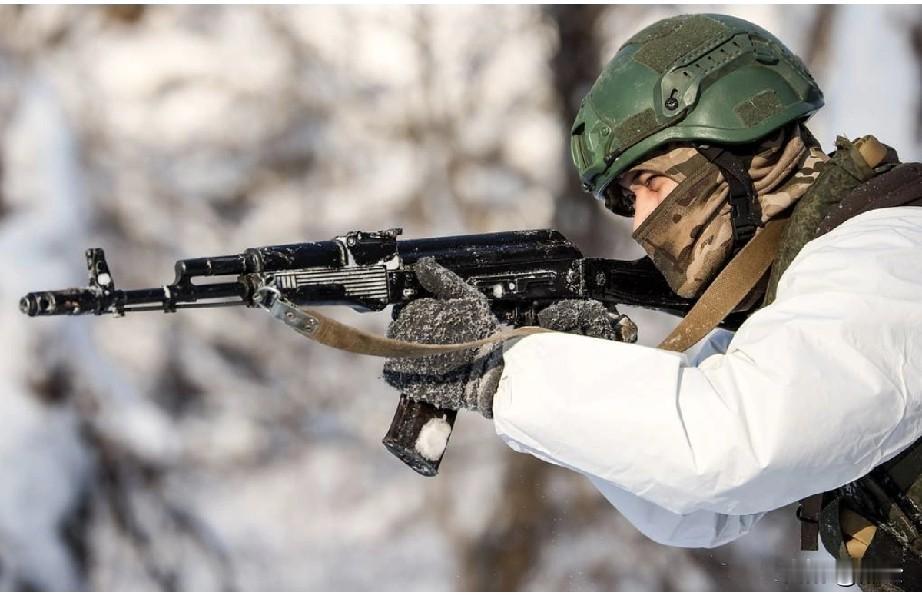 俄军解放苏梅州别拉亚别廖扎居民点1月29日，据塔斯社报道，俄罗斯国防部29日