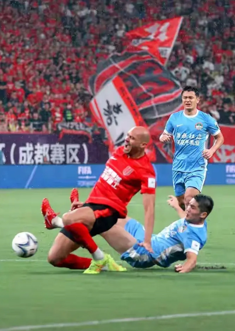 蓉城VS河南是最好看的一场球中超29轮蓉城坐镇主场迎战河南队，球场爆棚是必然，