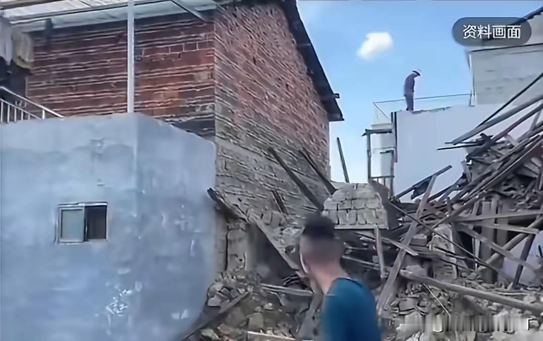 尤其是从云南高原进入岭南丘陵地带的地震带位置上。柳州曾在大清朝的乾隆年间发生了