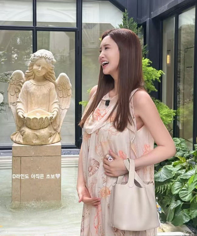 #李多海妈妈来中国照顾怀孕女儿#远嫁的女儿怀孕了，妈妈跨过山海来照顾。这一趟旅程，她可能坐了飞机、倒