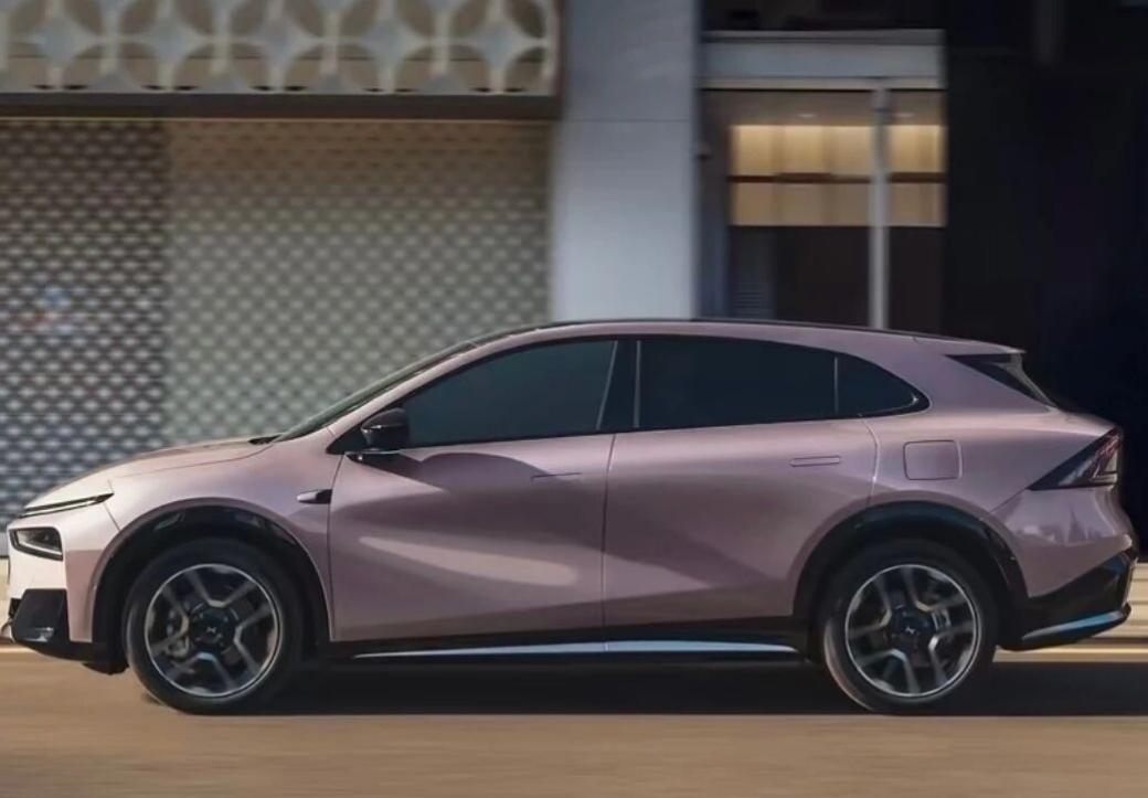 不到20万，能买续航最长的车？小鹏G7增程版1月8日上市，1704km续航破纪录