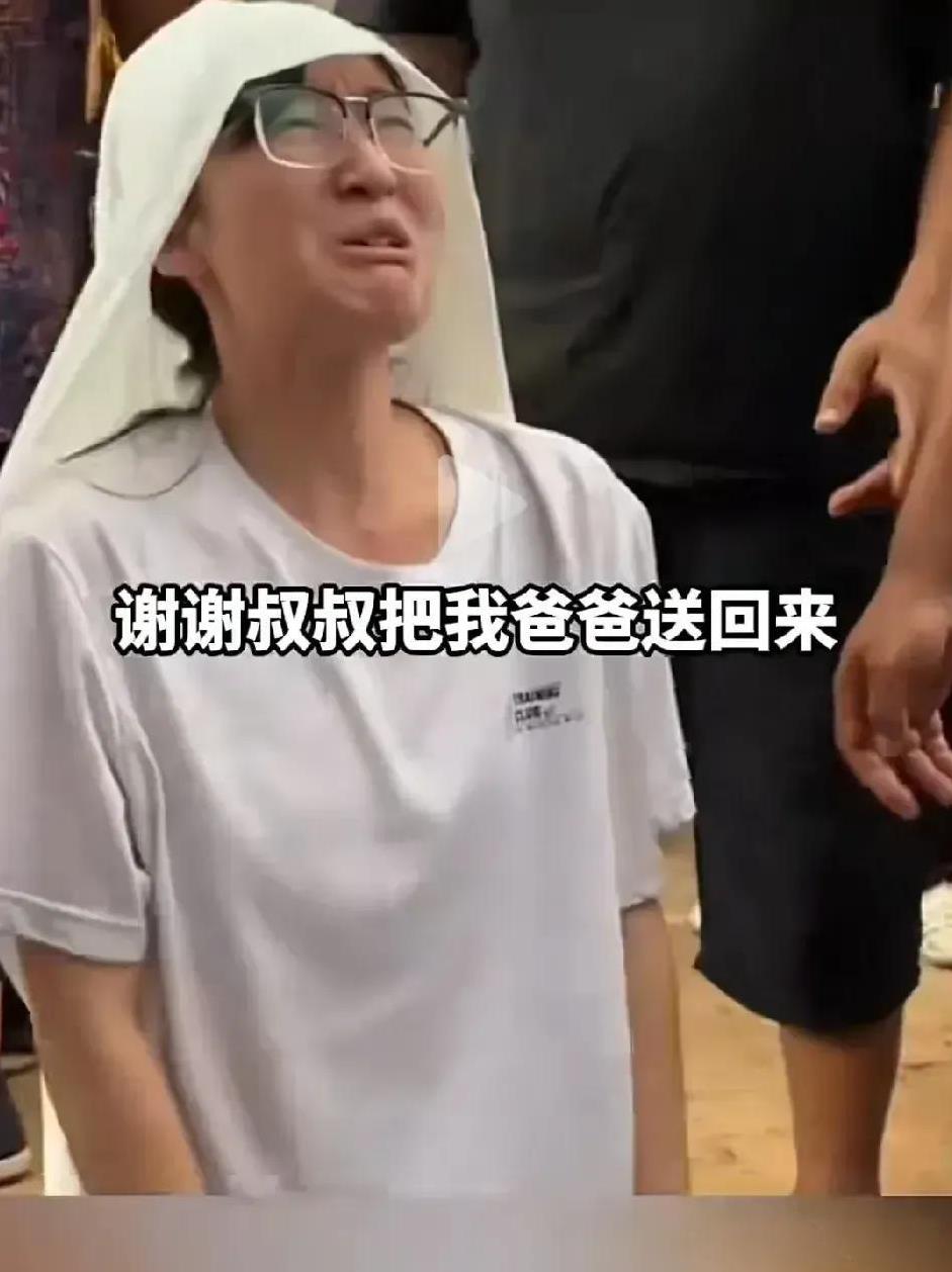这一幕，看哭了！中国卡友，感动中国[比心]山东临清卡车司机贾大哥（44岁）在云