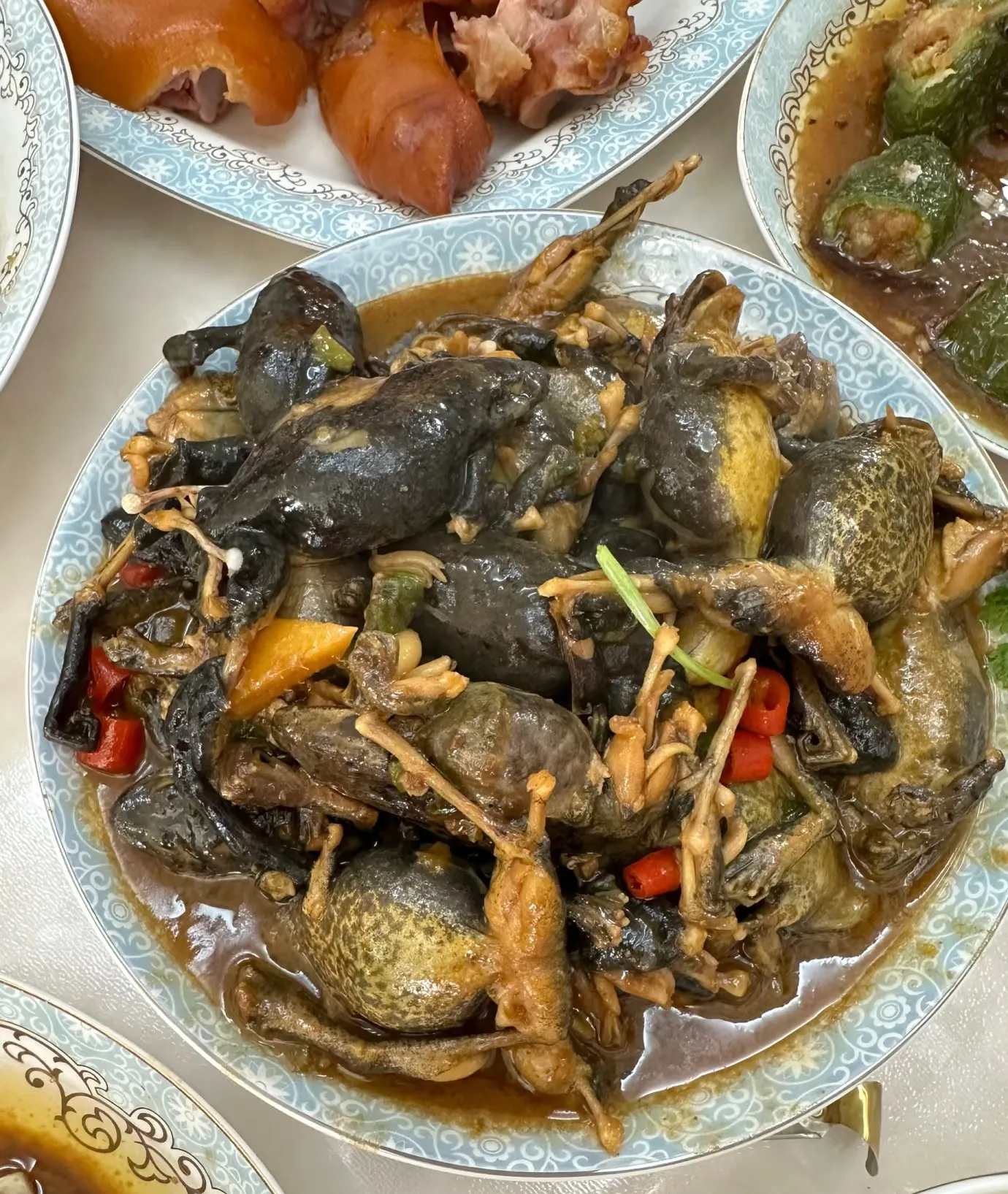 来个东北人解释一下这是什么美食？去东北看到的南方人表示不太敢吃但又听说味