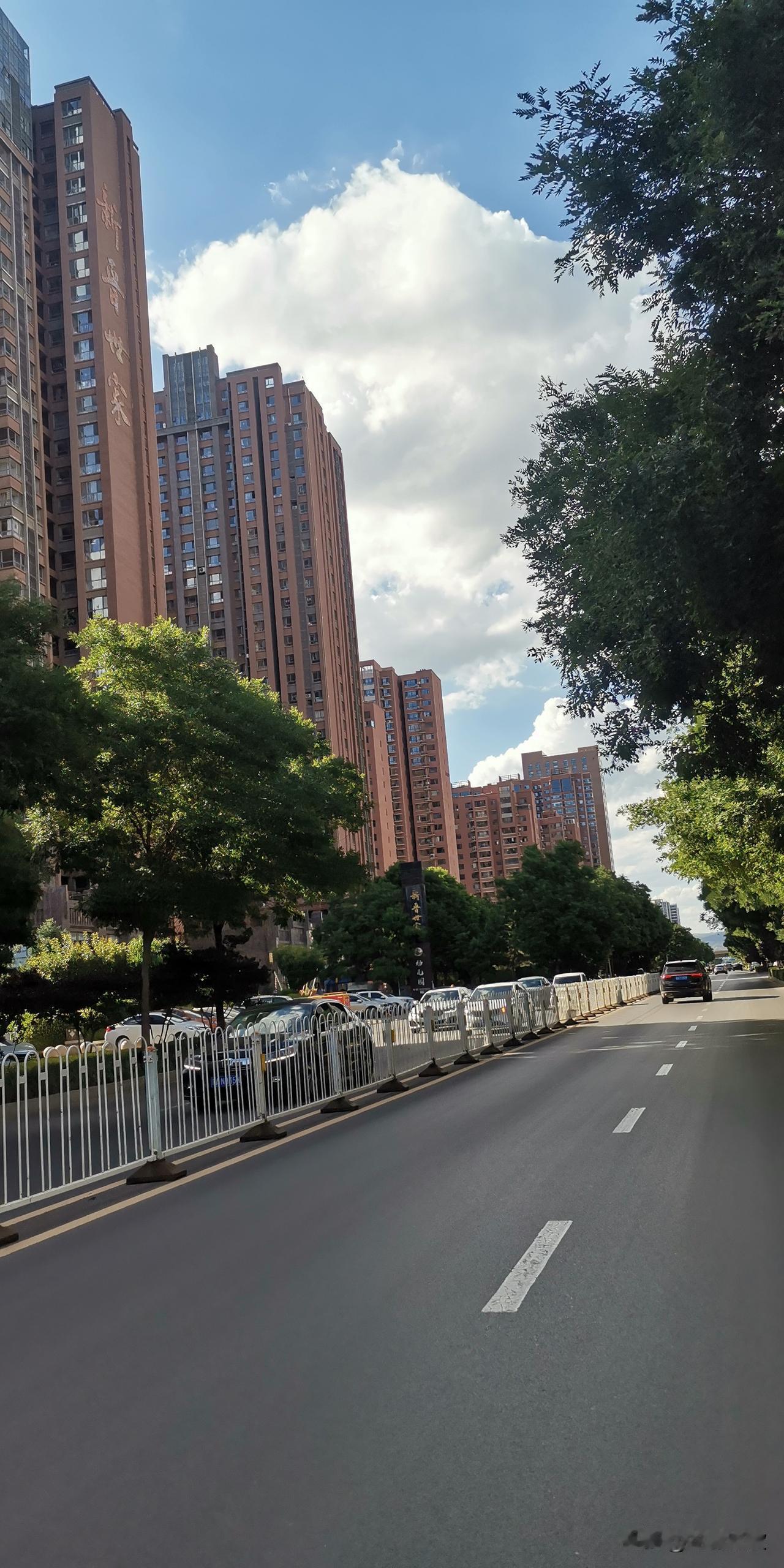 买房住才安心！租房住不行吗？完全可以！但是在老百姓传统的认知里，房子永远排在