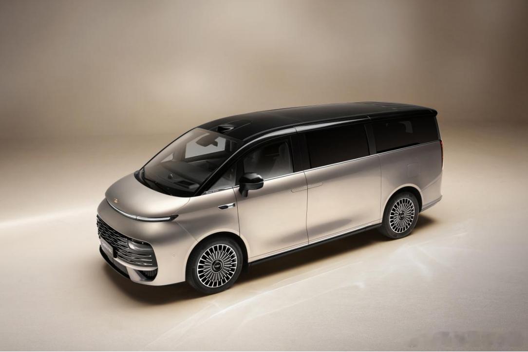 吉利银河V900的外观内饰图都来了这款车之前已经登陆过工信部了，车长超过5