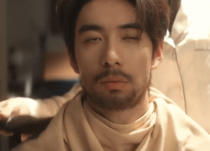 《枭起青壤》25-26集预告:明天的剧情太甜了～聂九罗帮炎拓剪头发，一家人坐在