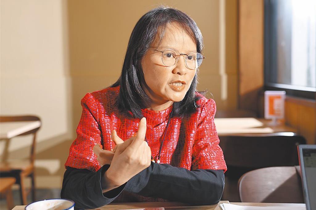 宣传两岸合办征文赛却被台陆委会认涉违法，区桂芝喊冤，批营造文字狱氛围。