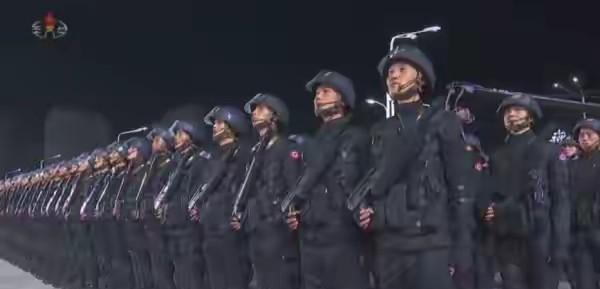 有中国在，半岛乱不了，中方决定出席朝鲜阅兵，韩国外长主动打来电话，不仅韩朝在等中