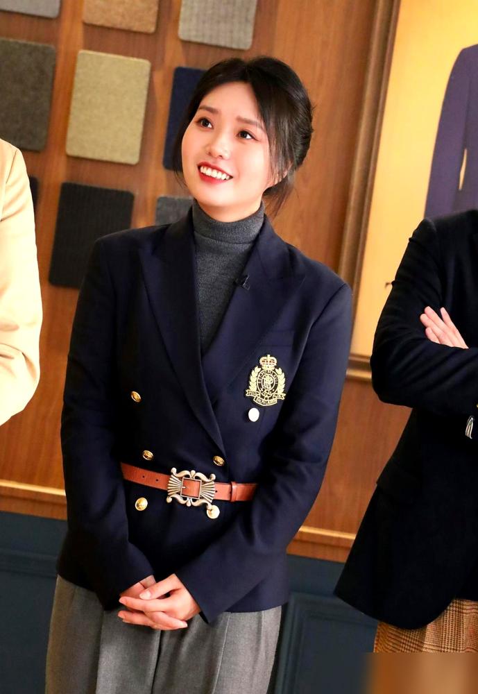 脱口秀演员李雪琴，竟然把一众科班演员给“端”了，拿下了最佳女配！在《桃花坞