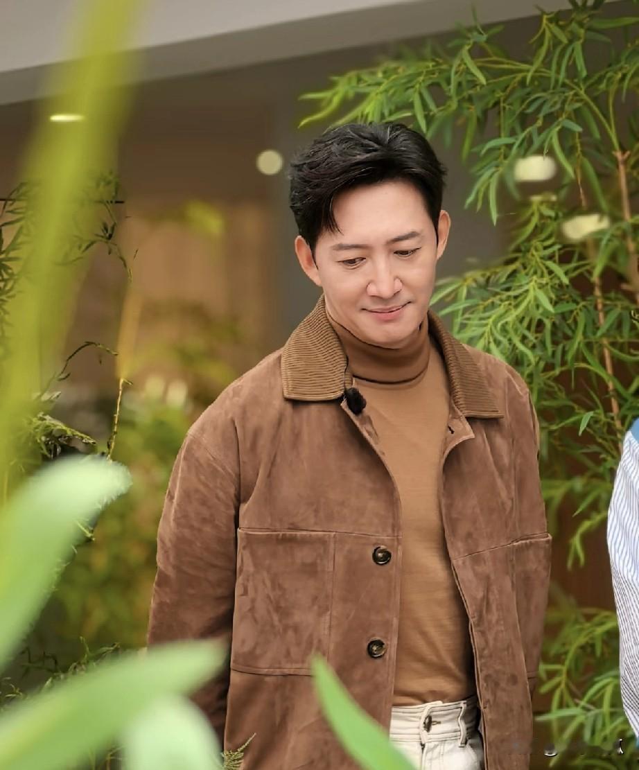 风度翩翩、一表人才的王阳，是众人公认的叔圈知名演员。他有好几部剧都颇为出色，我喜