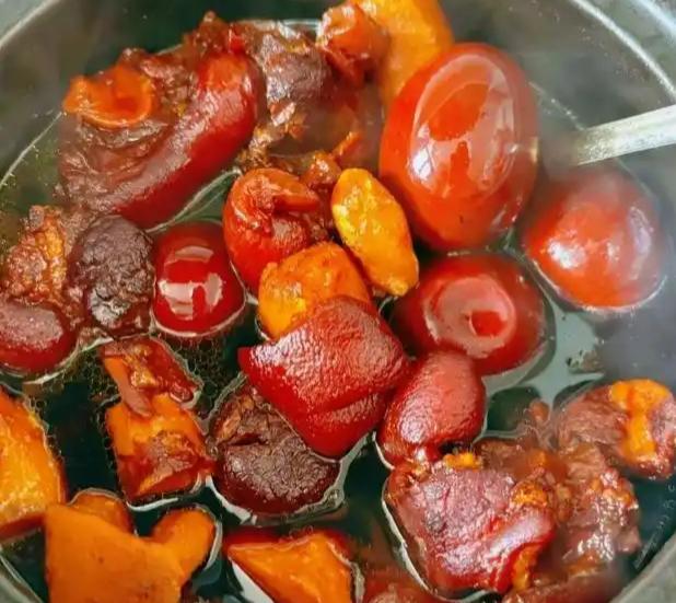 炒菜不放盐,你能接受吗?大多数炒菜不放盐，淡而无味，不能吃，但是，有些菜不放盐也