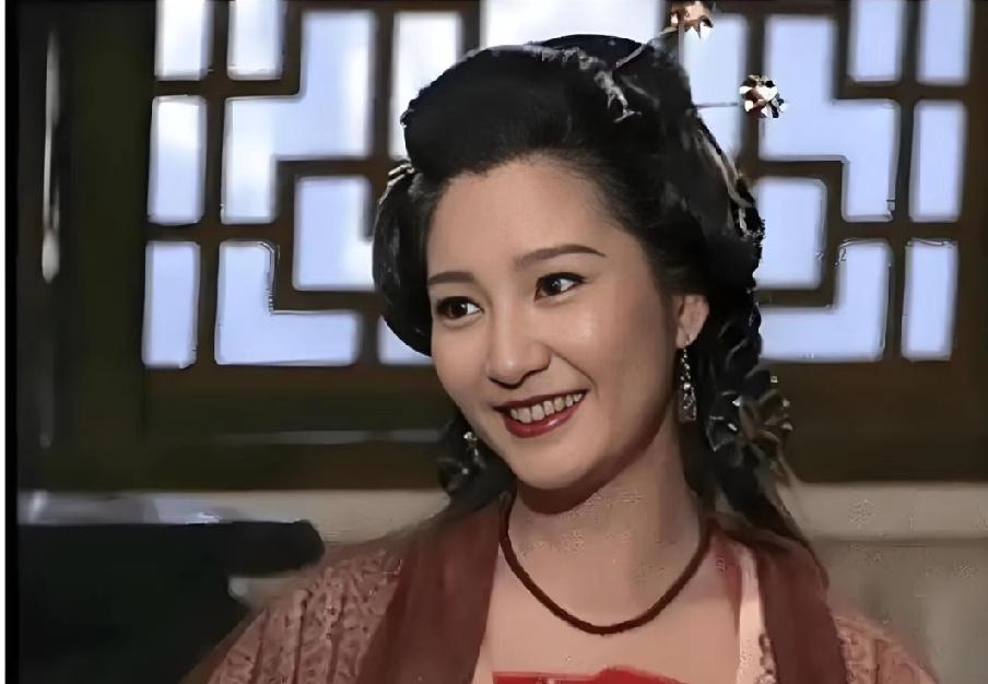 康敏这女子，真是个顶顶的美女，却也阴狠到骨子里。没半分武功，偏能把光明磊落