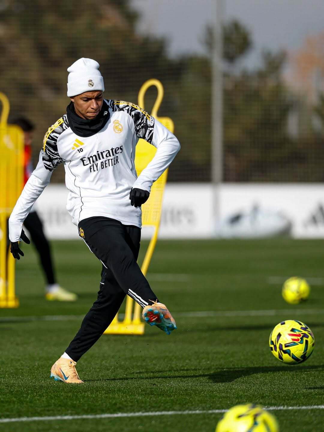 姆巴佩严严实实练球中👦🏽👟⚽️🔛姆巴佩