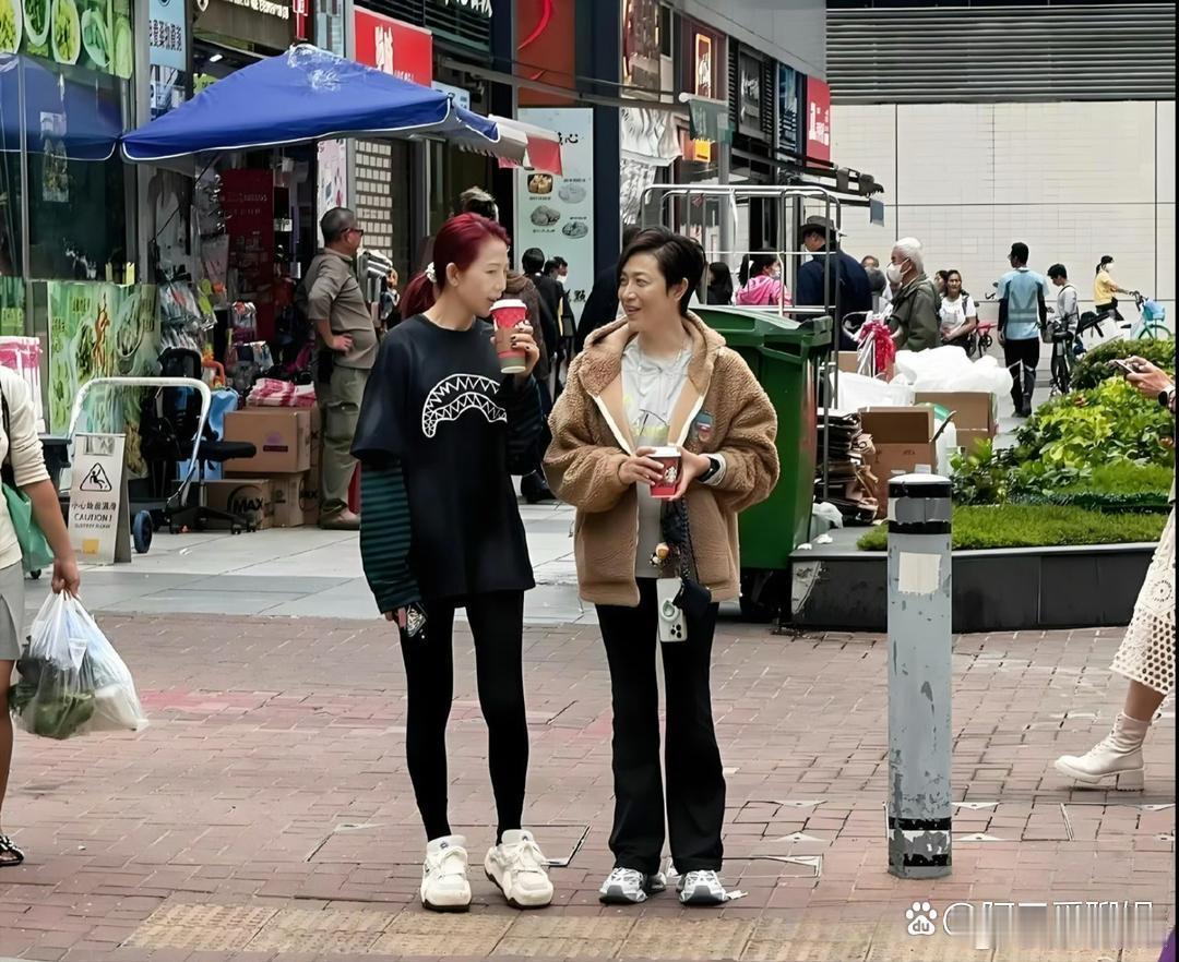 香港的路人都不追星吗？竟然没人要签名