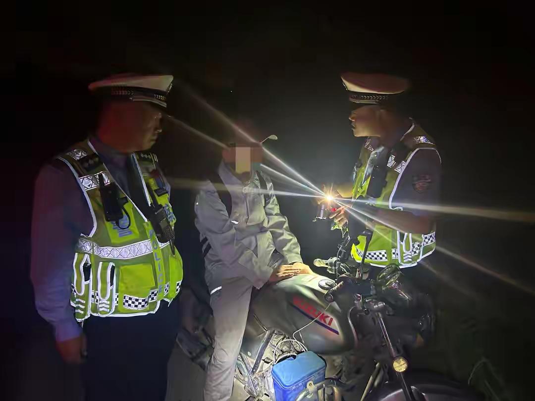 摩托车从不同车型可以看出腿长腿短？🏍️现象：跨骑车前后17寸大轮，踏板车