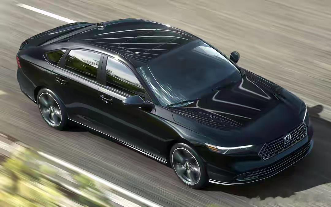 【雅阁突然想当“精神小伙”？】据外媒《汽车新闻》（AutomotiveNews