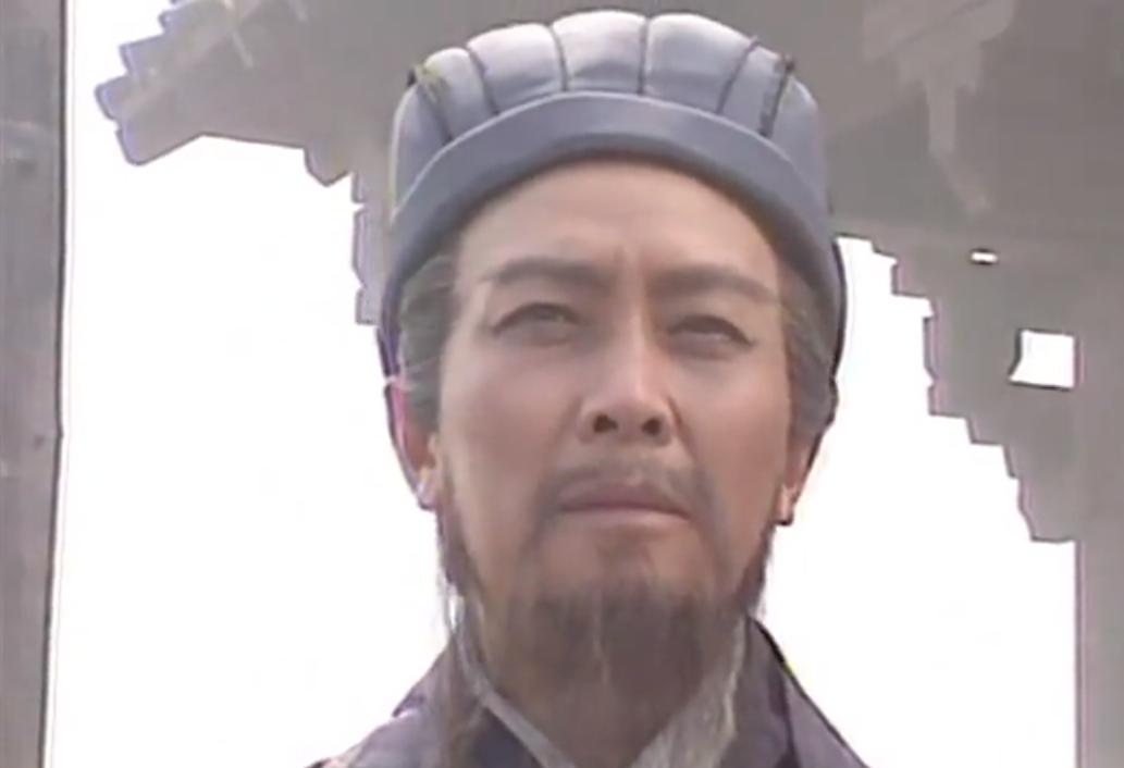 毛主席问：诸葛亮和曹操谁更厉害1957年底，毛泽东出访苏联时，有一天他与郭沫若