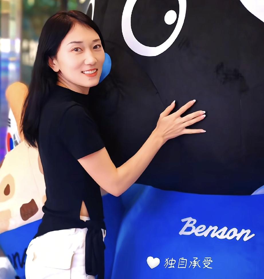 林丽的账号发生2个变化梨园活动厉怀远奶奶太开心了今天有细心的网友发现林丽把