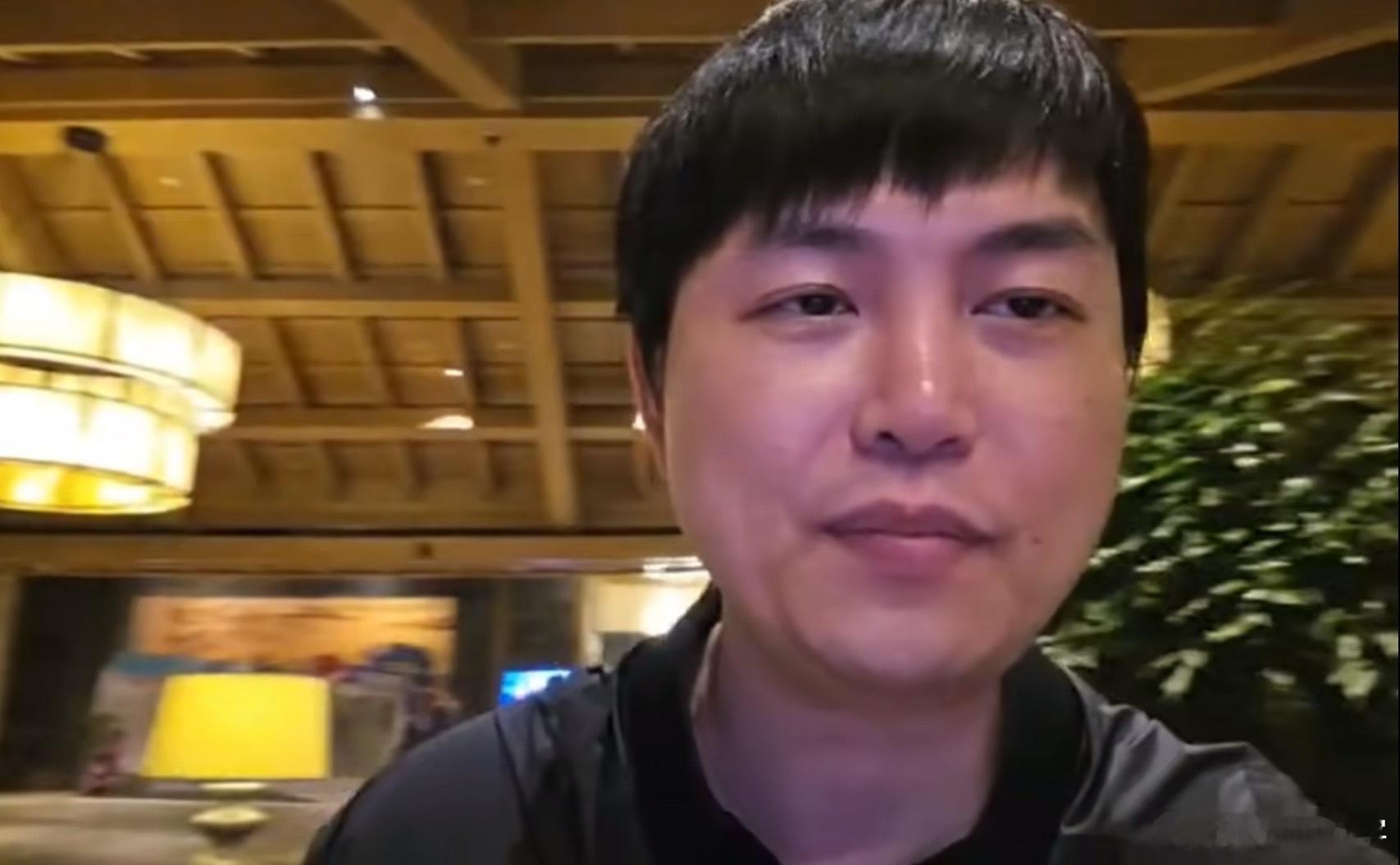 大舅哥：枫哥这次来户外我只感觉到一点，就是对待游戏很认真，一看就不是来混的来摆烂