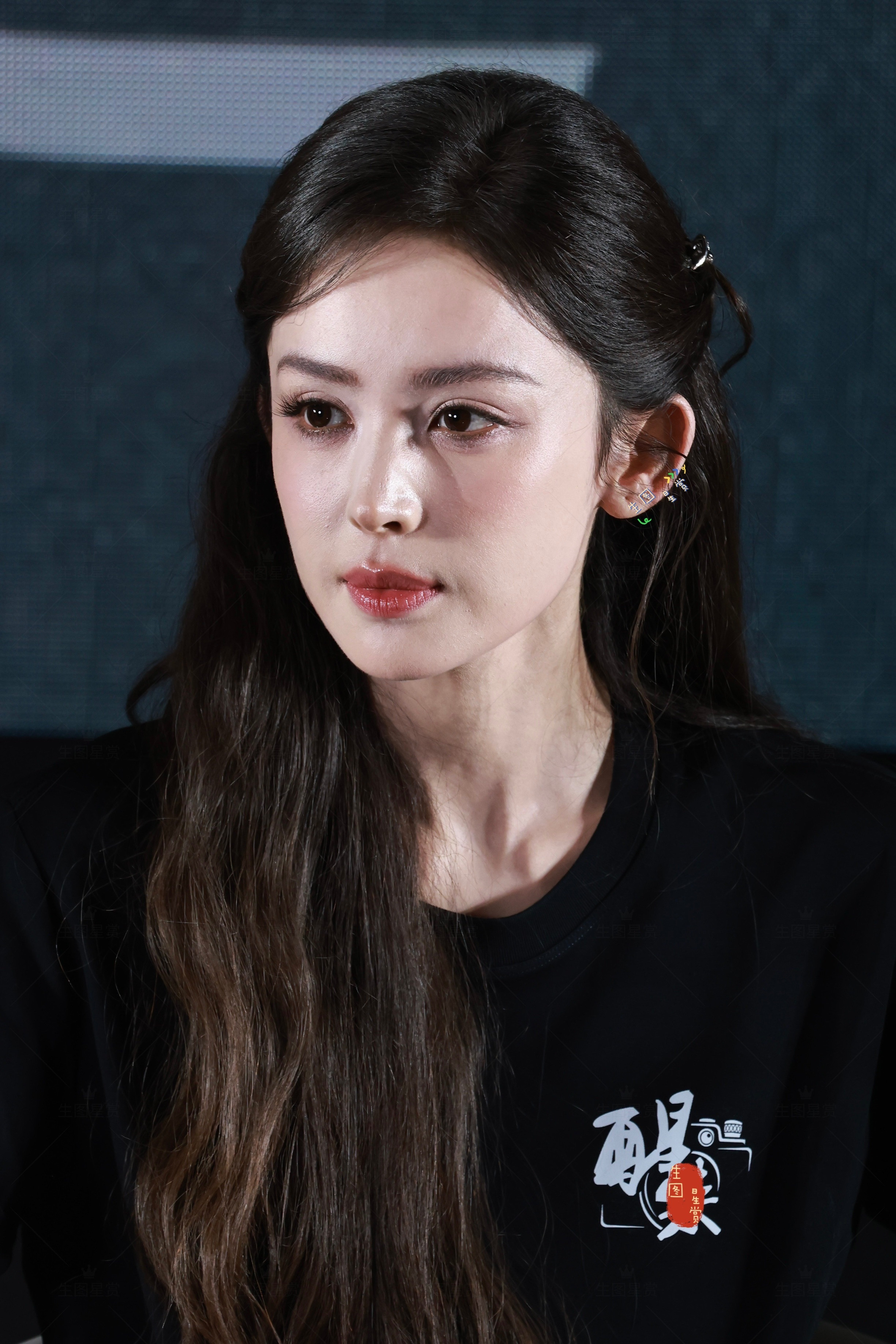 古力娜扎电视剧醒来看片会生图五官精致绝美🖤