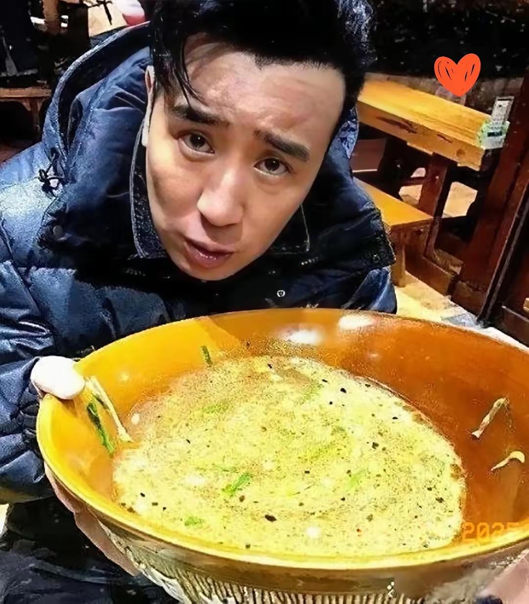 于和伟334元饭钱被抹零34元，却婉拒老板合影，这事儿真没谁错，但藏着最该懂的相