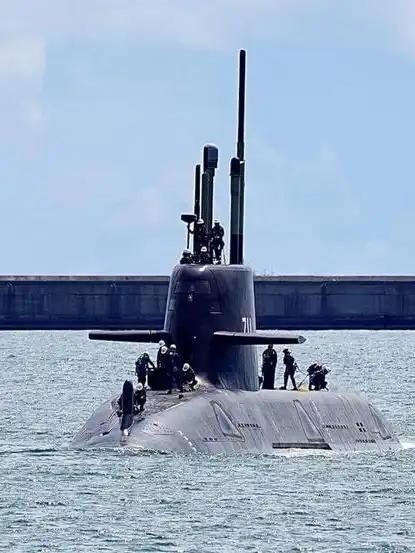 据韩联社、韩国《朝鲜日报》12月26日消息，韩国一名海军中校出身、现任防务产业企