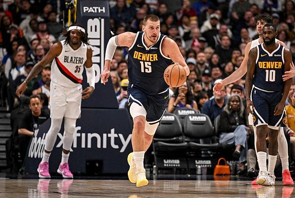 你们知道掘金为什么要争抢西部第3吗？主要有3个原因！1、首先湖人的重大伤病出现