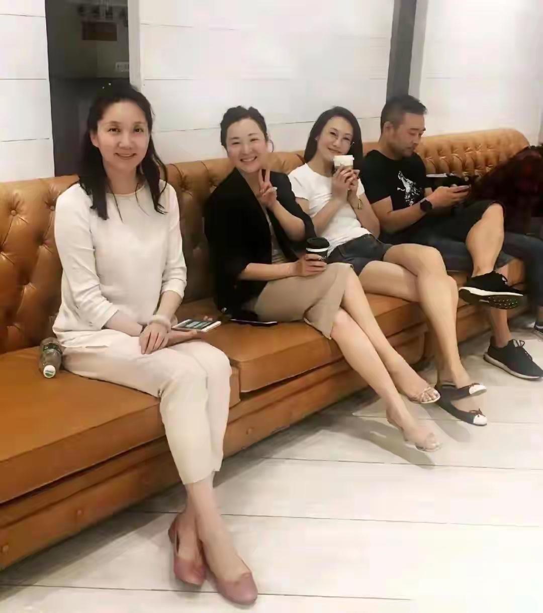 这是我见过最美的央视主持人，退休之后状态还这么好，完全看不出已经60多岁了。