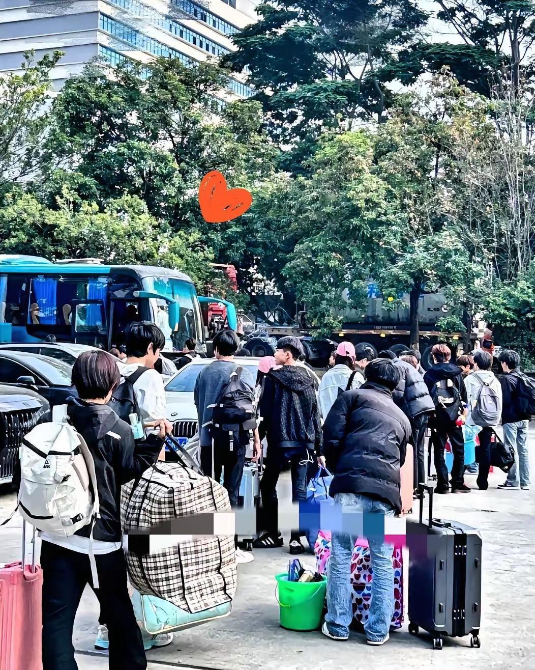 提前返乡=没本事？大错特错！中央“返乡滞乡”政策一出台，就把“退路”变成了稳