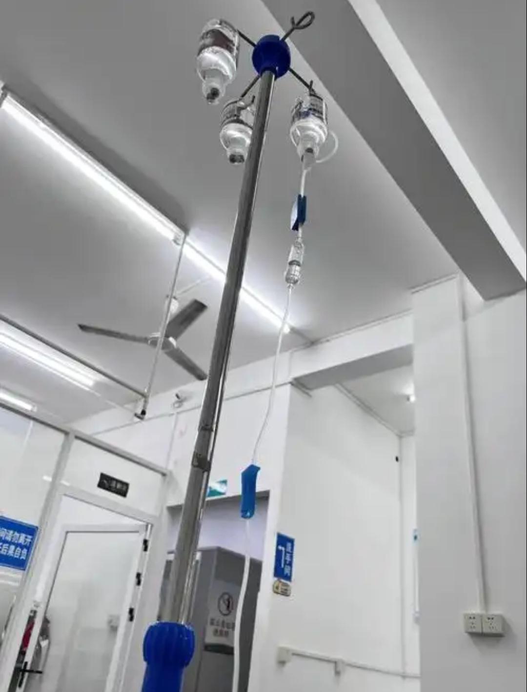 现在有病住院，看望病人的亲属、朋友很少，这是为什么？现在到医院治病