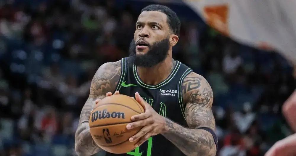 湖人正要亲手送走自己的“英雄”。不是他们疯了，而是时间不多了。东契奇的夺冠