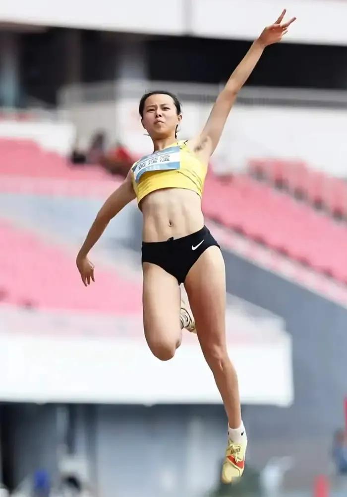中国女子跳远沉寂21年，终于等来了22岁小姑娘的一跳中国女子跳远沉寂了21年，