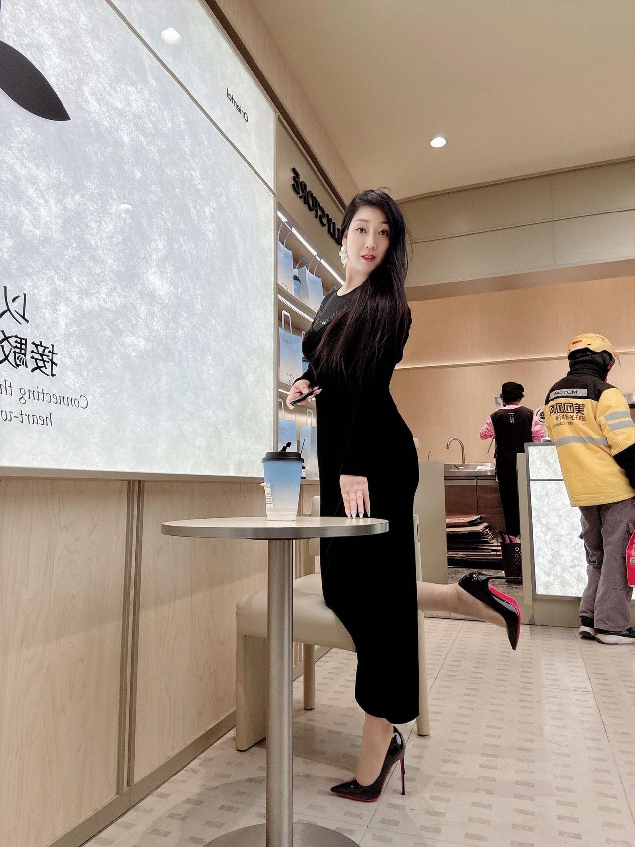 你觉得怎么样穿搭才更有气质呢？