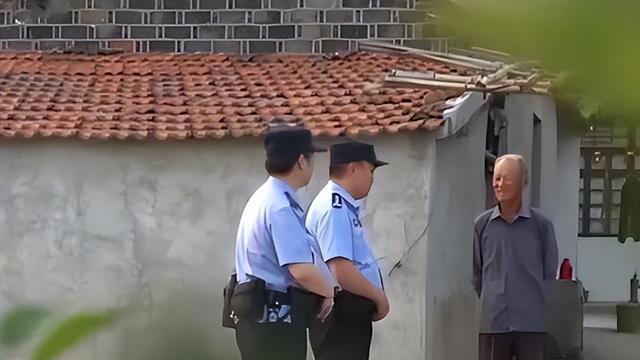 2018年, 岳父上午火化, 中午给女婿打来电话, 警察介入抓捕两人