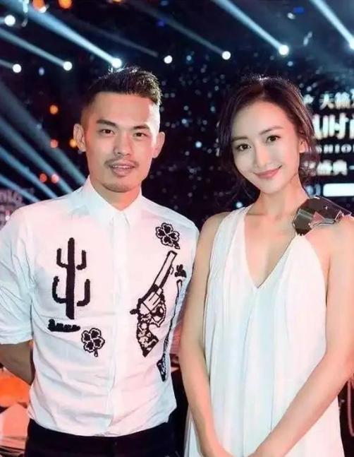 2016年，33岁的林丹在35岁妻子谢杏芳怀孕期间，出轨了长腿嫩模<em>赵雅淇</em>，两人在