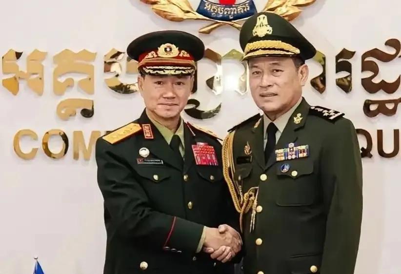 老挝四十多年前一直是越南的附属国，唯越南马首是瞻。后来看到中国的国力与日俱增，如