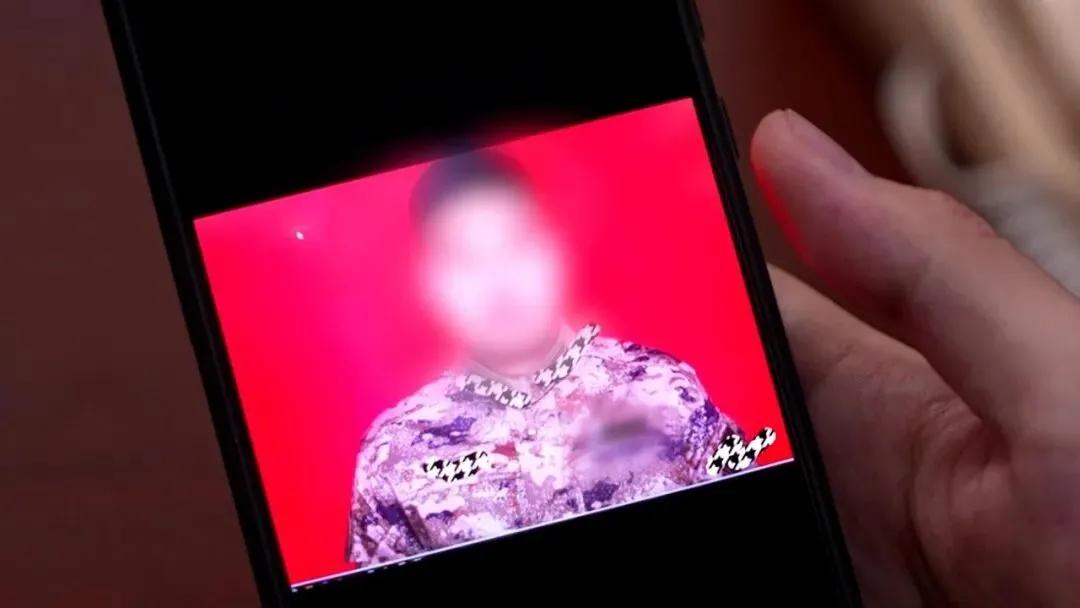 身份拆穿，戏演不下去！1月31日山东烟台，23岁厨师徐某冒充歼-16飞行员，一