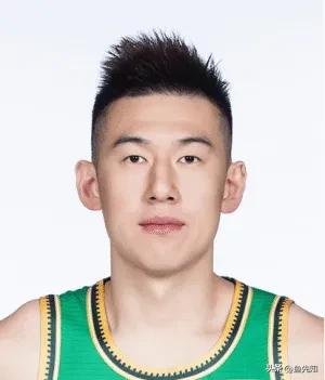 今天广州队徐昕一上来予取予求，辽宁队是怎么破解广州队内线的绝对高度的？那就是赵继