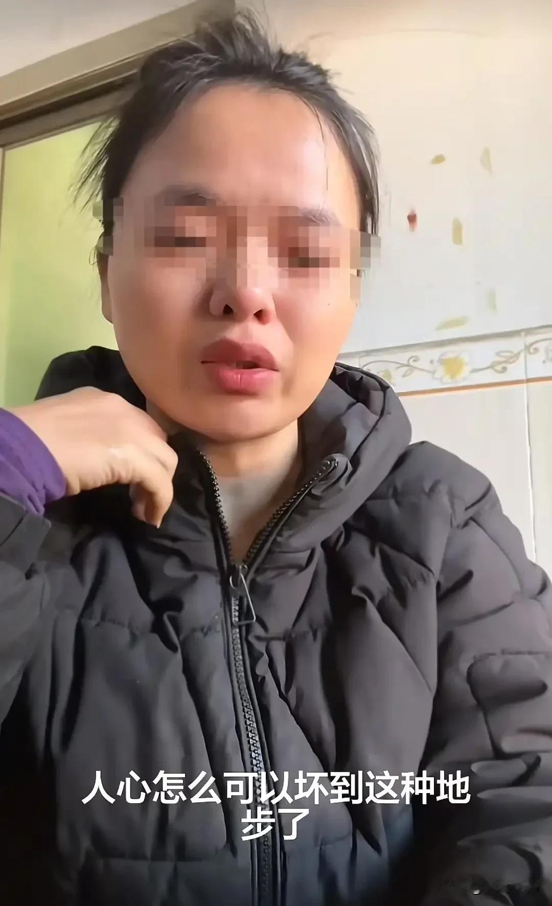 这位女记者太恶毒了。王女士是一名记者，也是一位二胎孕妈。她先后在广东某童装店买